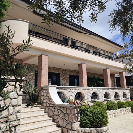 Biuk Apartments โนวีวีโนดอลสกี ภายนอก รูปภาพ