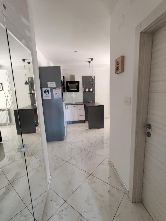 Biuk Apartments โนวีวีโนดอลสกี ภายนอก รูปภาพ