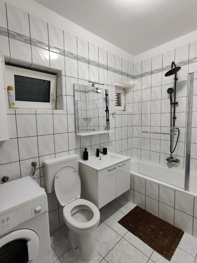 Biuk Apartments โนวีวีโนดอลสกี ภายนอก รูปภาพ