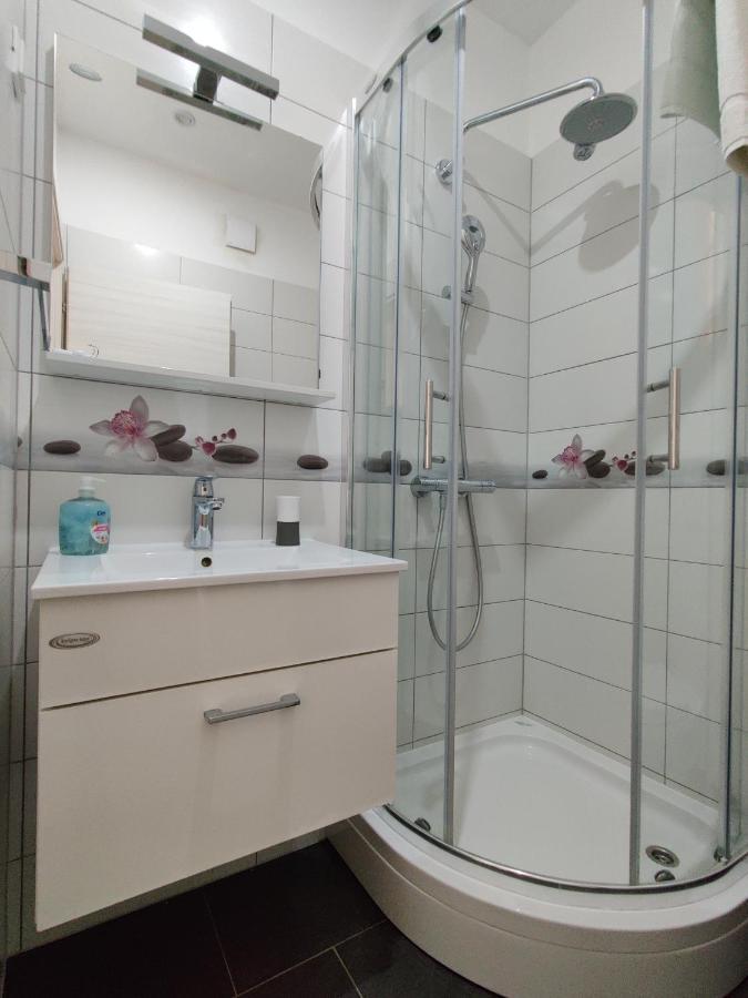 Biuk Apartments โนวีวีโนดอลสกี ภายนอก รูปภาพ