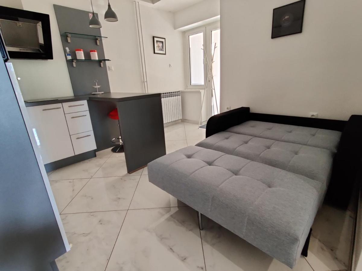 Biuk Apartments โนวีวีโนดอลสกี ภายนอก รูปภาพ