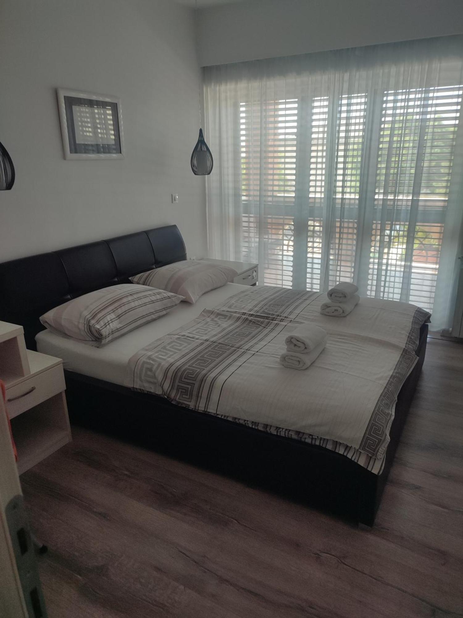 Biuk Apartments โนวีวีโนดอลสกี ภายนอก รูปภาพ